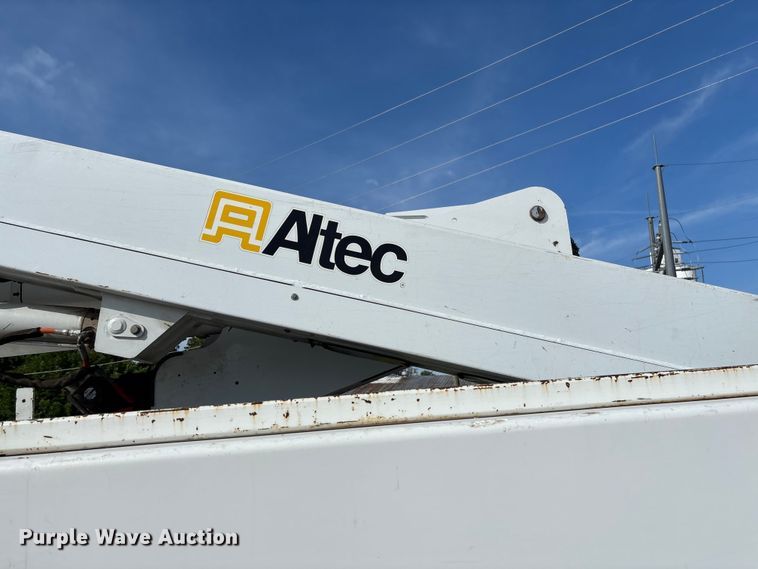 image for item FC5860 2009 Dodge Ram 5500 bucket truck