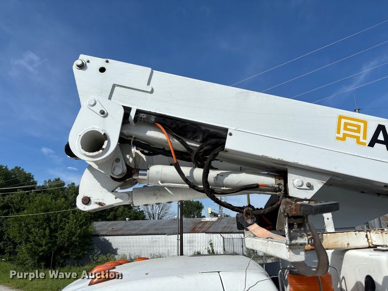 image for item FC5860 2009 Dodge Ram 5500 bucket truck