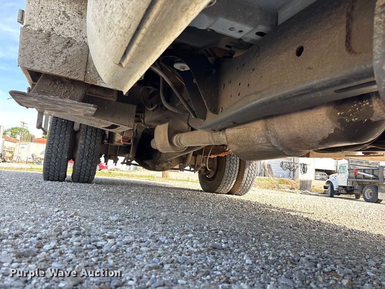 image for item FC5860 2009 Dodge Ram 5500 bucket truck