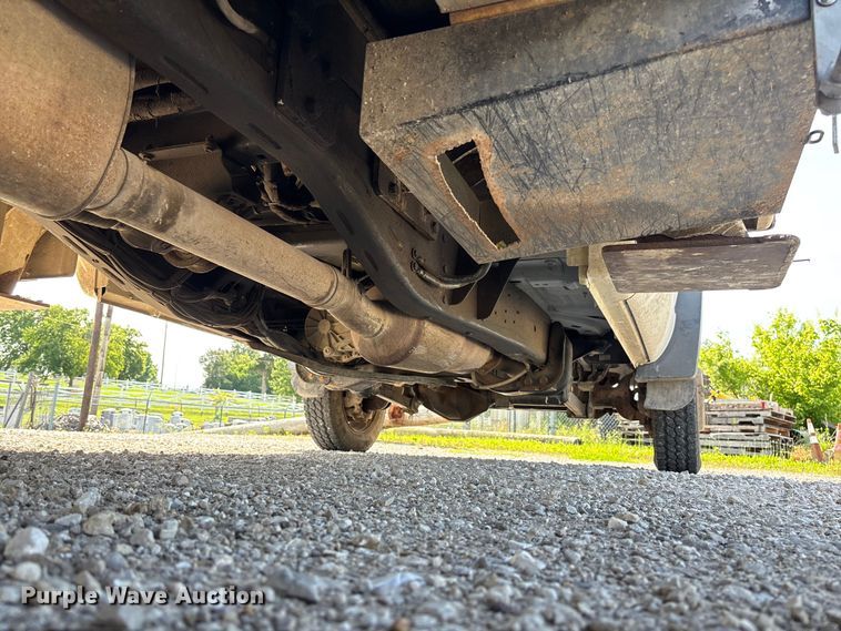 image for item FC5860 2009 Dodge Ram 5500 bucket truck