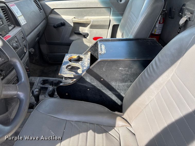 image for item FC5860 2009 Dodge Ram 5500 bucket truck
