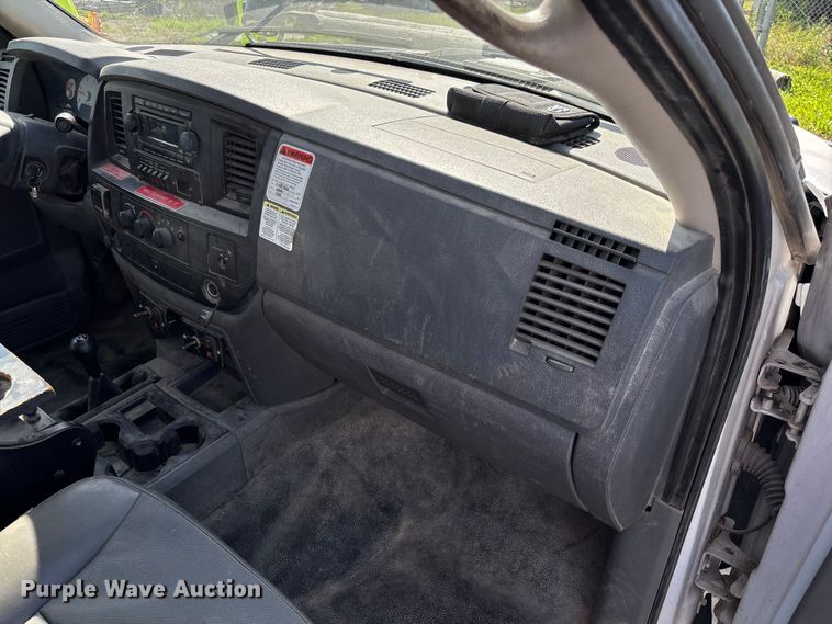 image for item FC5860 2009 Dodge Ram 5500 bucket truck