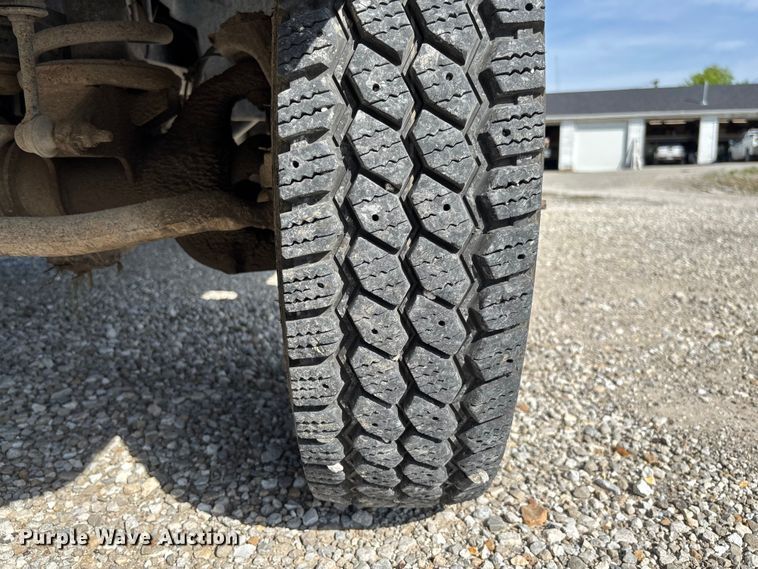 image for item FC5860 2009 Dodge Ram 5500 bucket truck