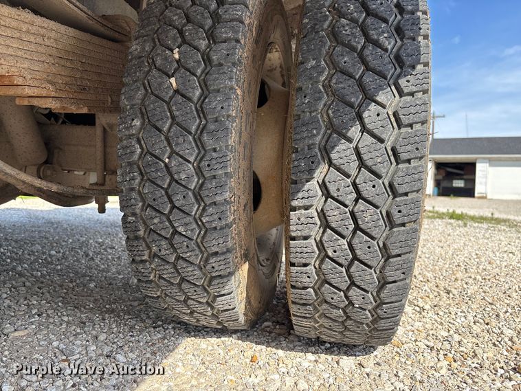 image for item FC5860 2009 Dodge Ram 5500 bucket truck
