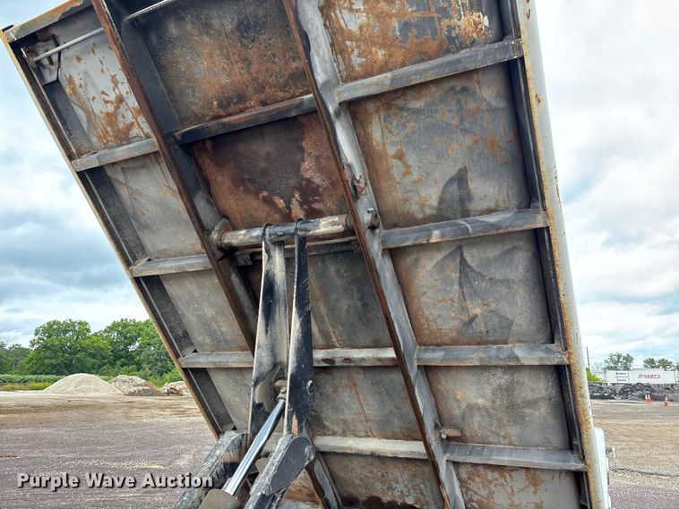 image for item FC5920 2014 Ford F550 Super Duty dump truck