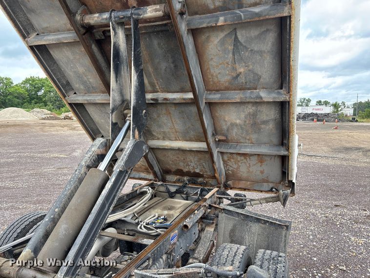 image for item FC5920 2014 Ford F550 Super Duty dump truck