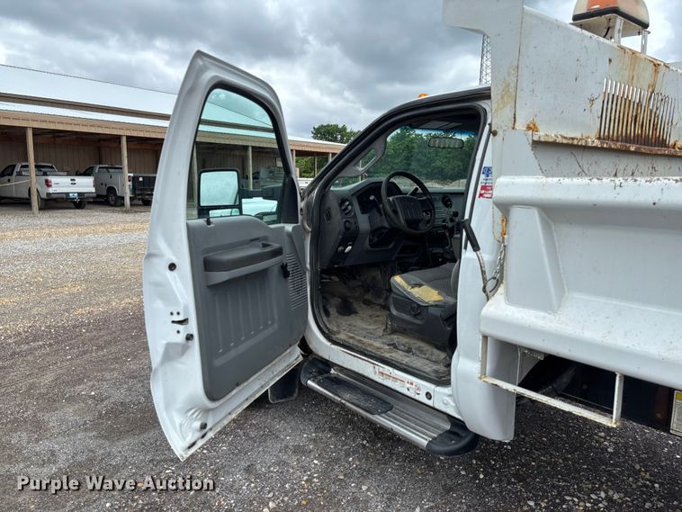 image for item FC5920 2014 Ford F550 Super Duty dump truck
