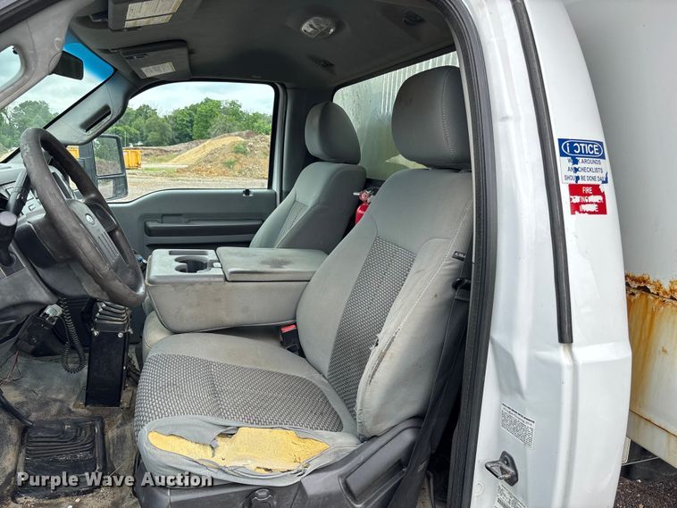 image for item FC5920 2014 Ford F550 Super Duty dump truck