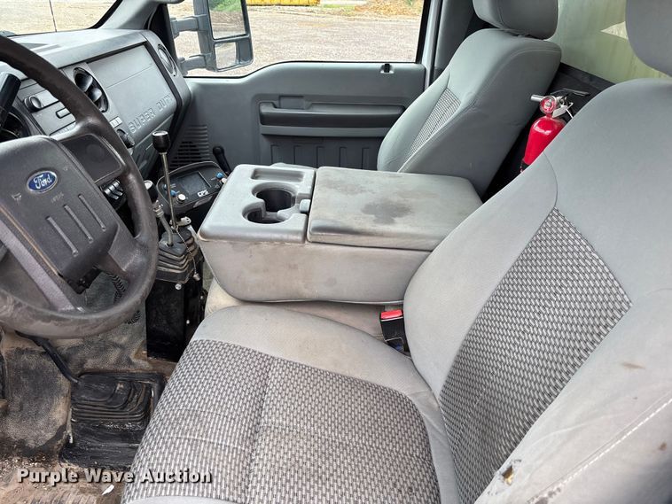 image for item FC5920 2014 Ford F550 Super Duty dump truck