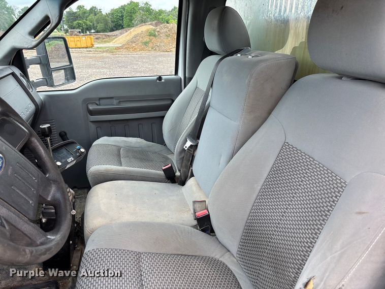 image for item FC5920 2014 Ford F550 Super Duty dump truck