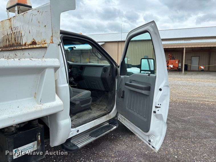 image for item FC5920 2014 Ford F550 Super Duty dump truck