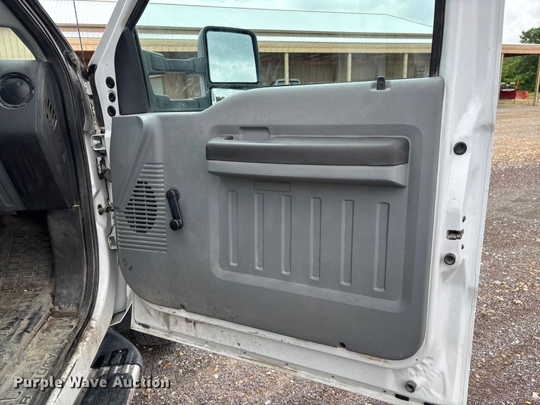 image for item FC5920 2014 Ford F550 Super Duty dump truck