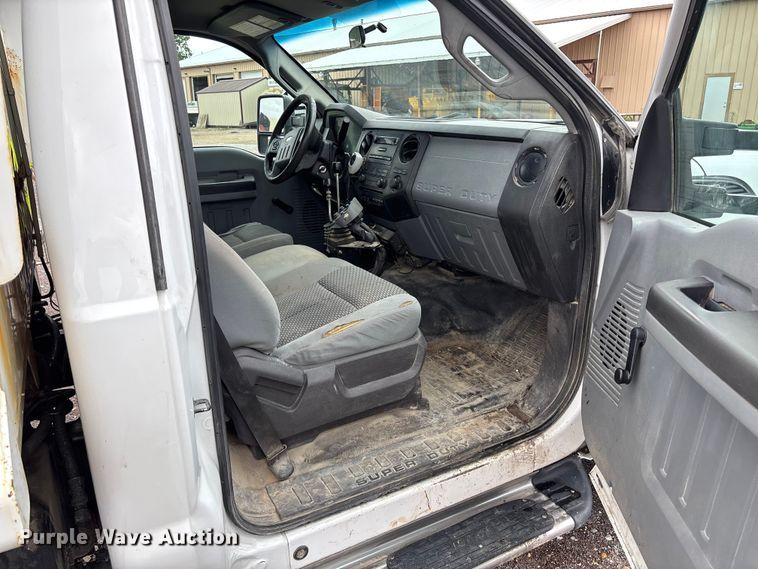 image for item FC5920 2014 Ford F550 Super Duty dump truck