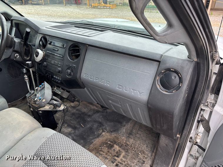 image for item FC5920 2014 Ford F550 Super Duty dump truck