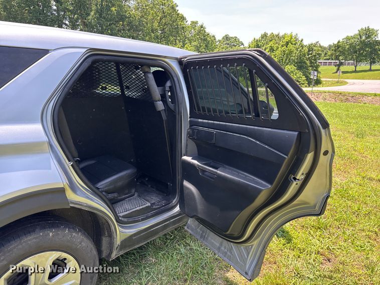 image for item FG0429 2021 Ford Explorer Police SUV