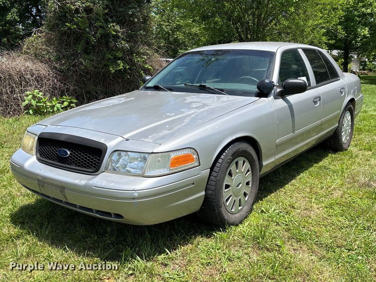 image for item FG0432 2006 Ford Crown Victoria Police Interceptor 