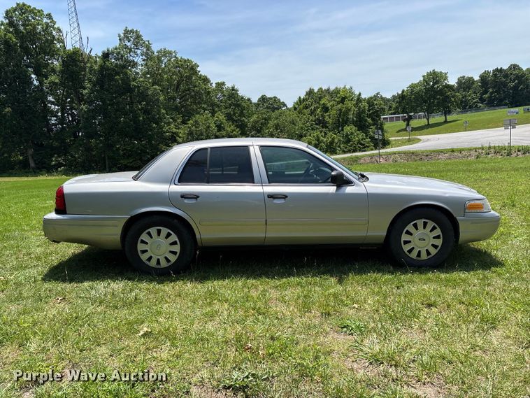 image for item FG0432 2006 Ford Crown Victoria Police Interceptor 
