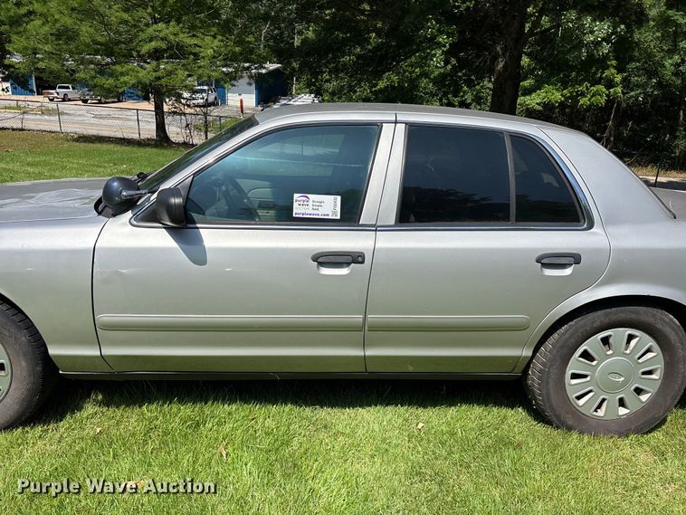 image for item FG0432 2006 Ford Crown Victoria Police Interceptor 