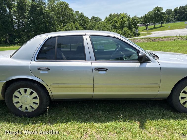 image for item FG0432 2006 Ford Crown Victoria Police Interceptor 