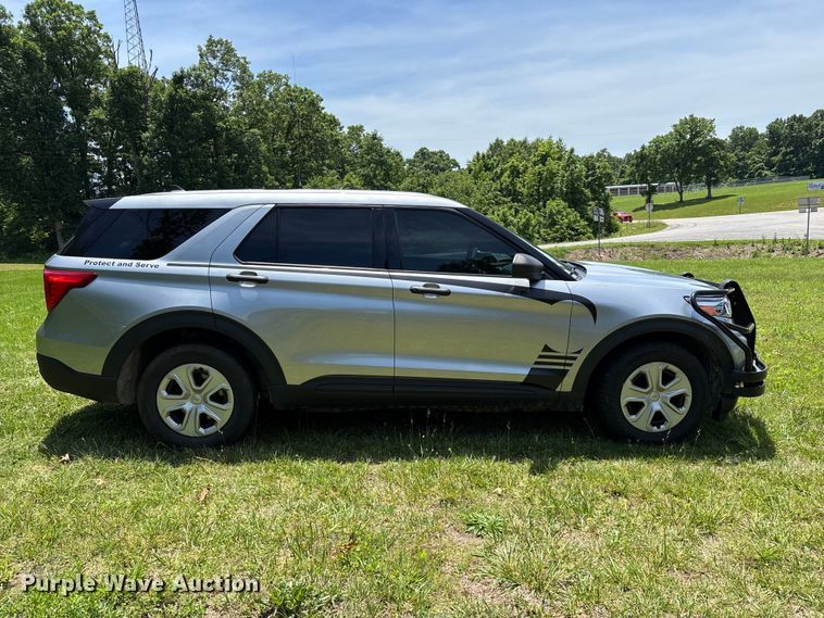image for item FG0433 2021 Ford Explorer Police SUV