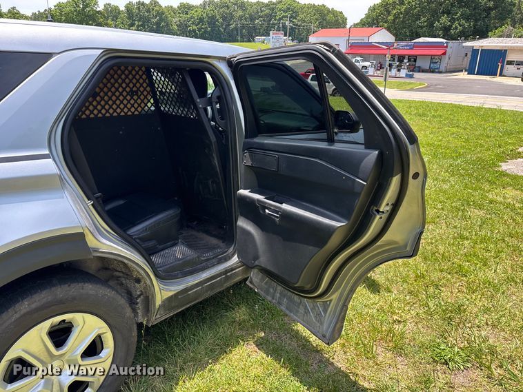 image for item FG0433 2021 Ford Explorer Police SUV