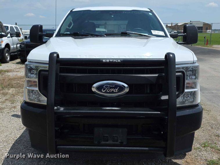 image for item FH6068 2021 Ford F250 Super Duty  Crew Cab utility bed pickup truck