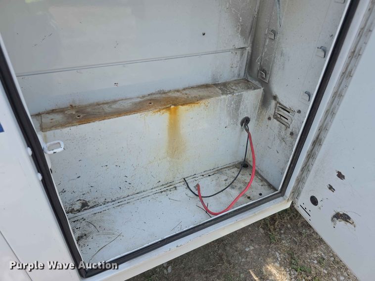image for item FH6068 2021 Ford F250 Super Duty  Crew Cab utility bed pickup truck