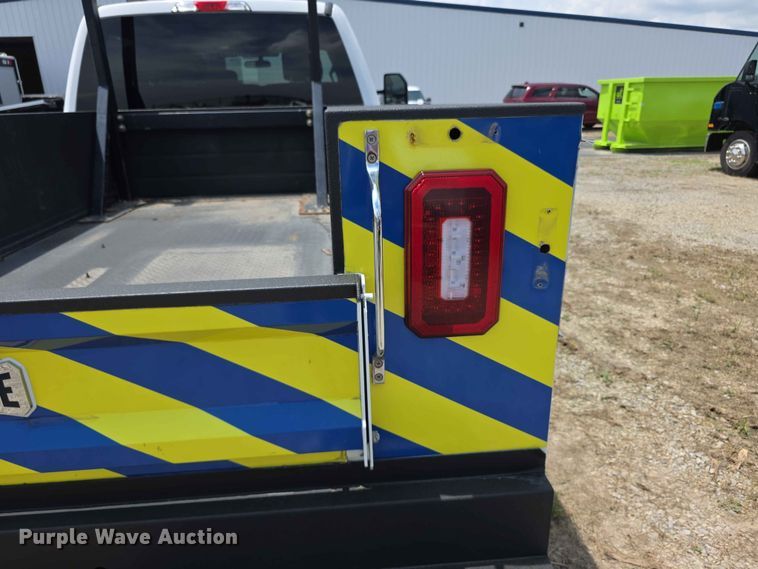 image for item FH6068 2021 Ford F250 Super Duty  Crew Cab utility bed pickup truck