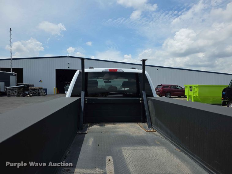 image for item FH6068 2021 Ford F250 Super Duty  Crew Cab utility bed pickup truck