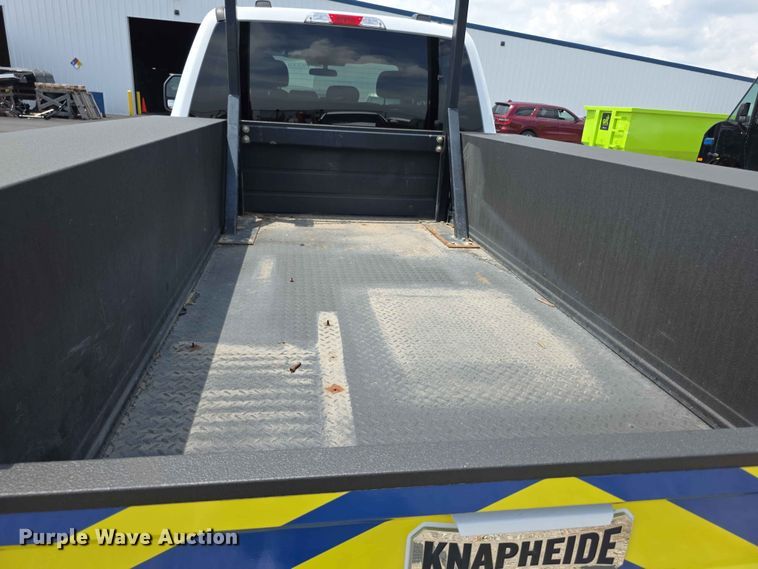 image for item FH6068 2021 Ford F250 Super Duty  Crew Cab utility bed pickup truck
