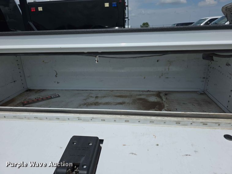 image for item FH6068 2021 Ford F250 Super Duty  Crew Cab utility bed pickup truck