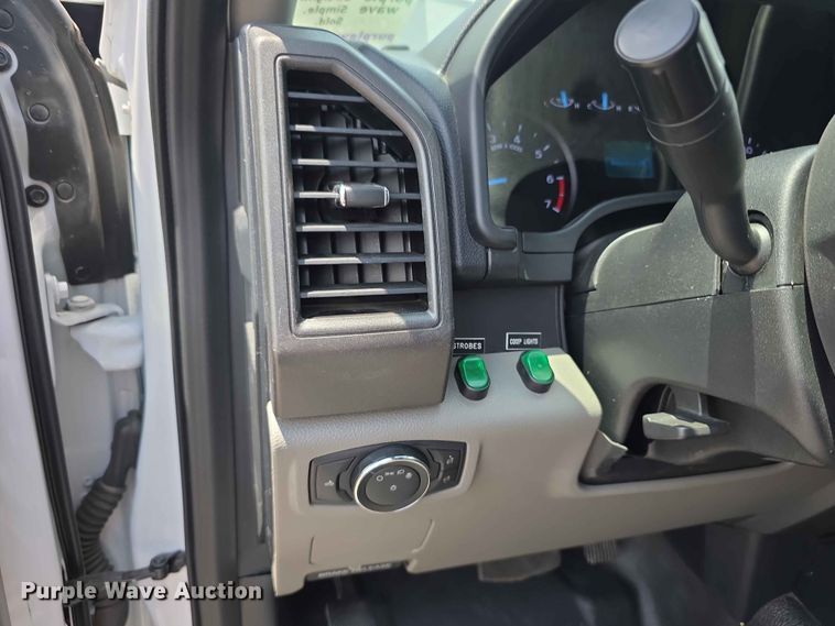 image for item FH6068 2021 Ford F250 Super Duty  Crew Cab utility bed pickup truck