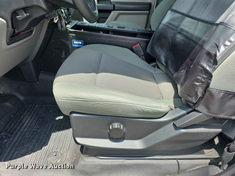image for item FH6068 2021 Ford F250 Super Duty  Crew Cab utility bed pickup truck