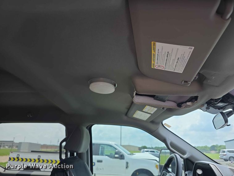 image for item FH6068 2021 Ford F250 Super Duty  Crew Cab utility bed pickup truck