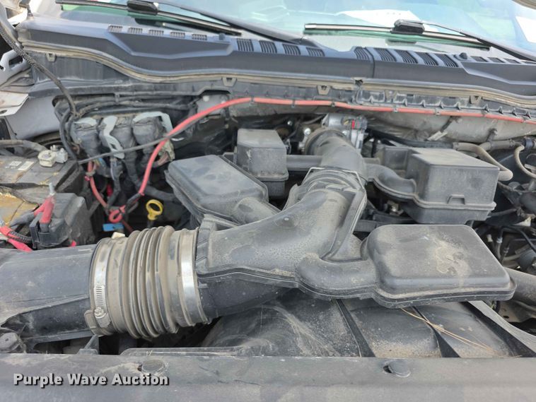 image for item FH6068 2021 Ford F250 Super Duty  Crew Cab utility bed pickup truck