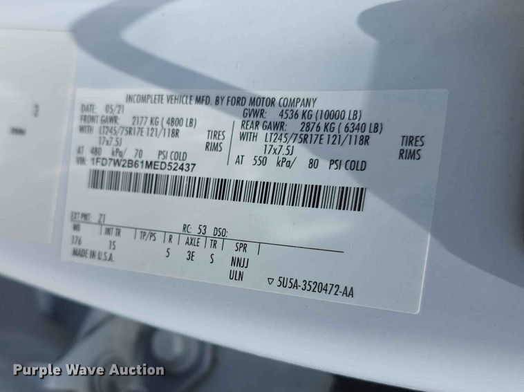 image for item FH6068 2021 Ford F250 Super Duty  Crew Cab utility bed pickup truck