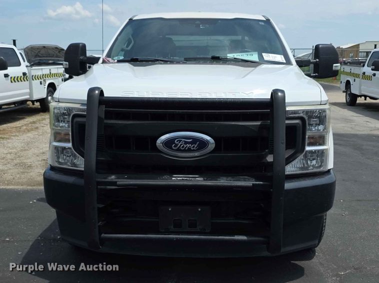 image for item FH6069 2020 Ford F250 Super Duty  Crew Cab utility bed pickup truck
