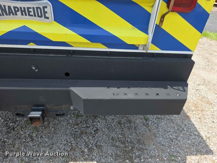 image for item FH6069 2020 Ford F250 Super Duty  Crew Cab utility bed pickup truck