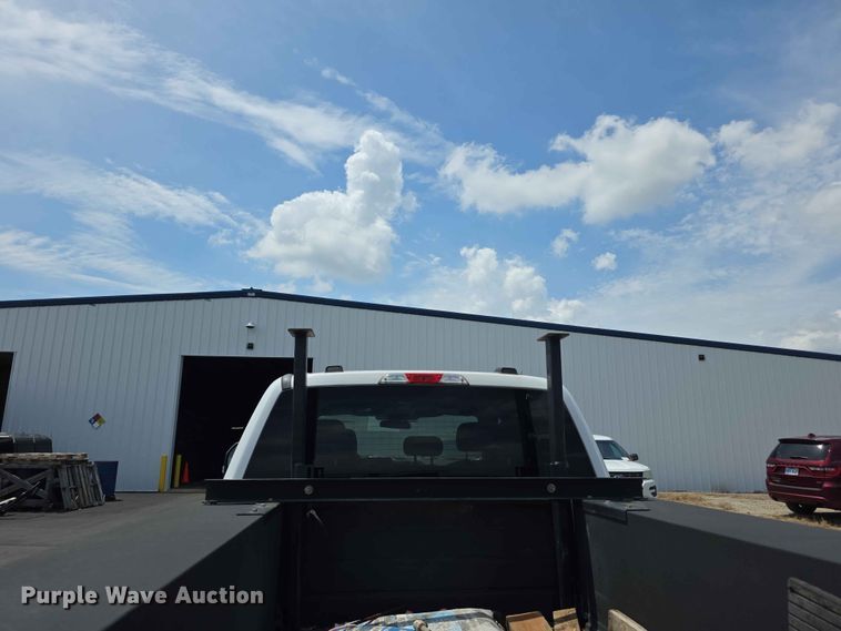 image for item FH6069 2020 Ford F250 Super Duty  Crew Cab utility bed pickup truck
