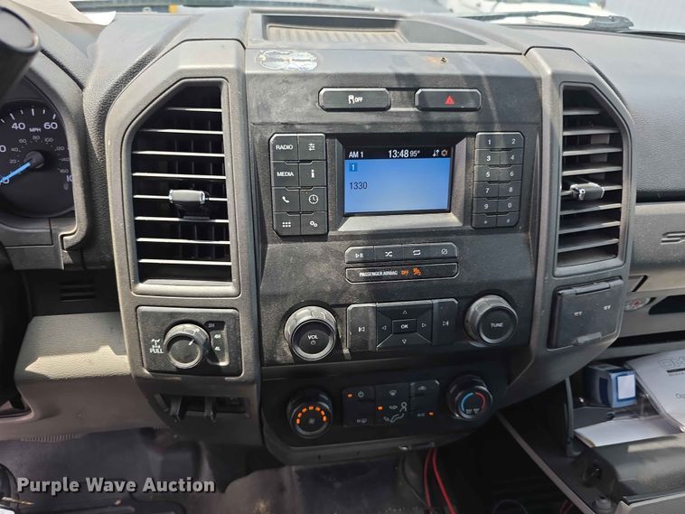 image for item FH6069 2020 Ford F250 Super Duty  Crew Cab utility bed pickup truck