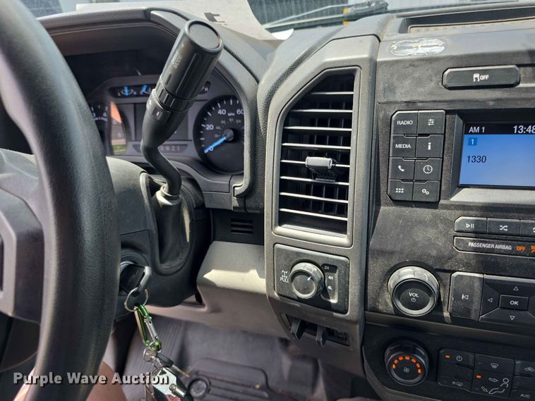 image for item FH6069 2020 Ford F250 Super Duty  Crew Cab utility bed pickup truck