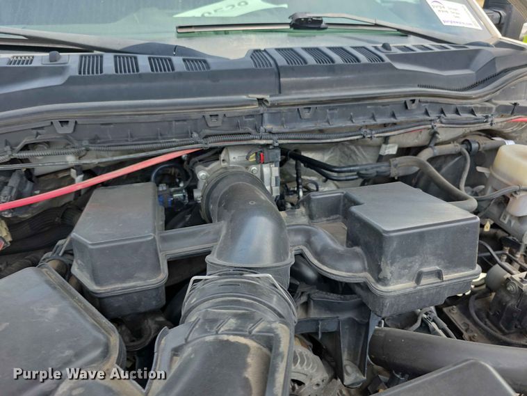 image for item FH6069 2020 Ford F250 Super Duty  Crew Cab utility bed pickup truck