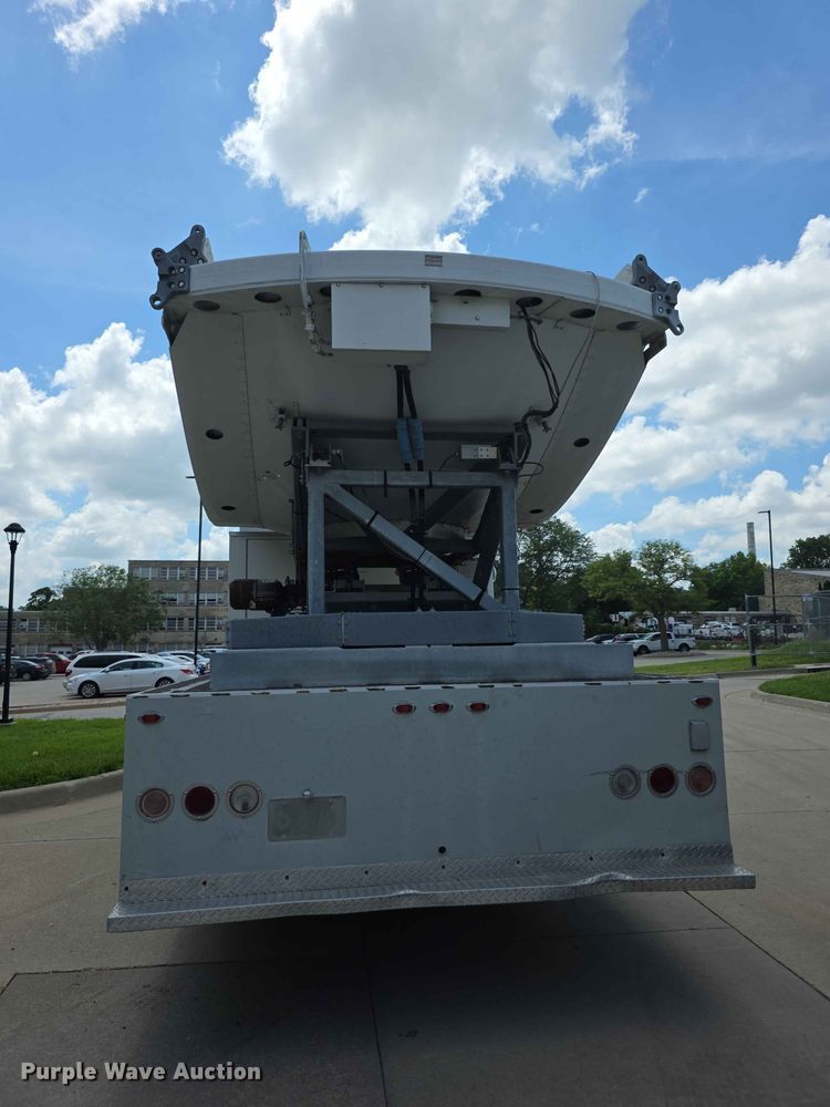 image for item FH6146 1990 Volvo FE613 satellite communication truck