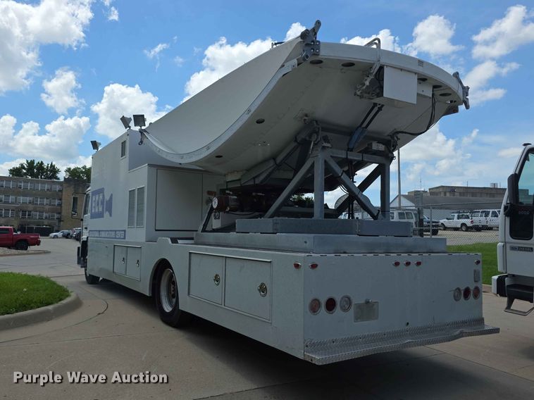 image for item FH6146 1990 Volvo FE613 satellite communication truck