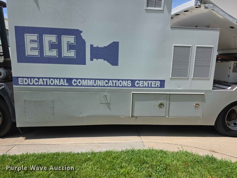 image for item FH6146 1990 Volvo FE613 satellite communication truck