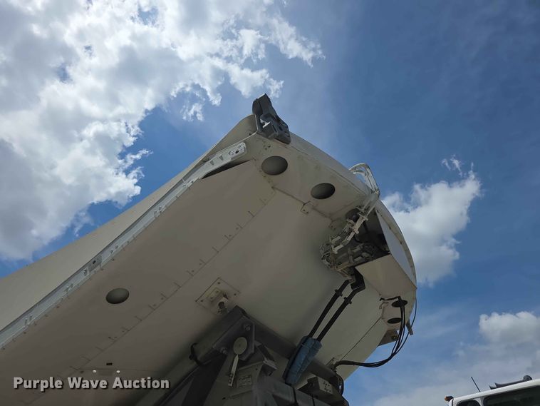 image for item FH6146 1990 Volvo FE613 satellite communication truck