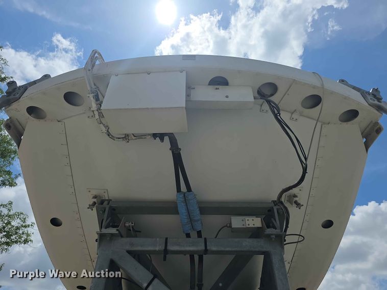 image for item FH6146 1990 Volvo FE613 satellite communication truck