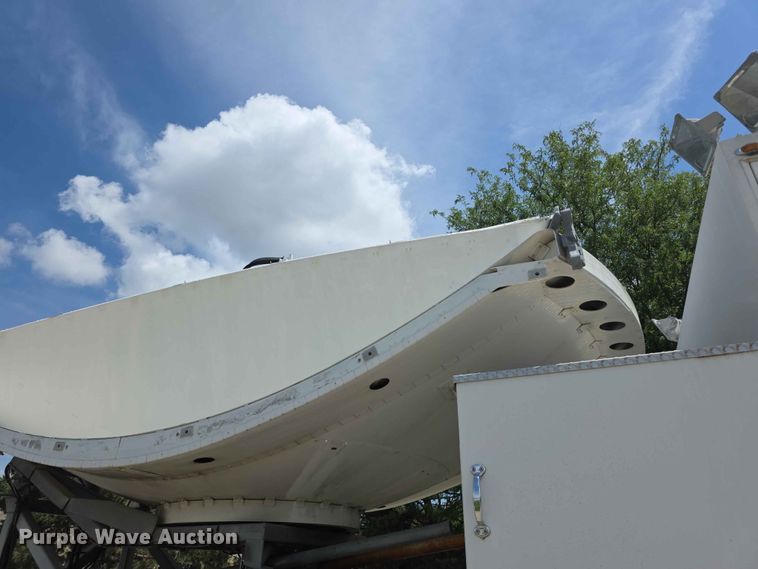 image for item FH6146 1990 Volvo FE613 satellite communication truck
