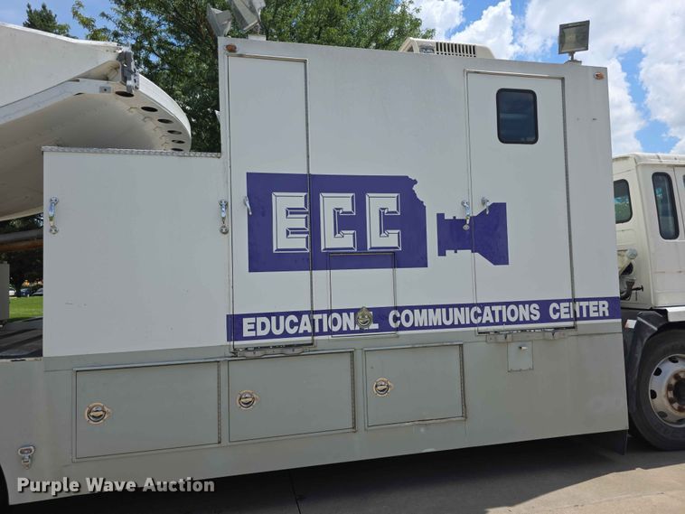 image for item FH6146 1990 Volvo FE613 satellite communication truck