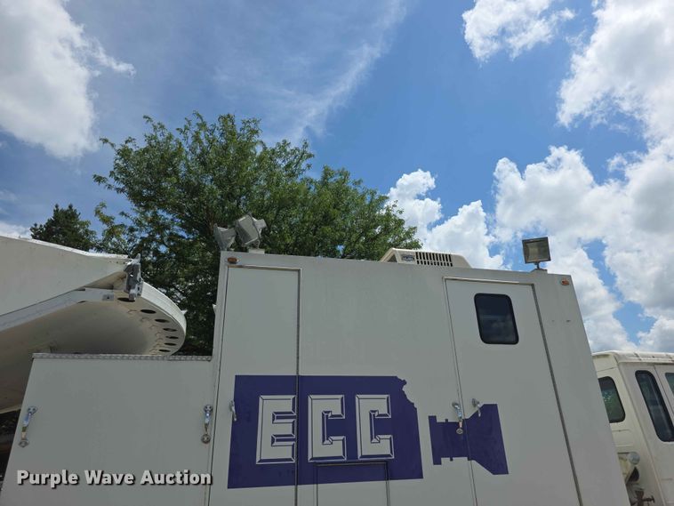 image for item FH6146 1990 Volvo FE613 satellite communication truck
